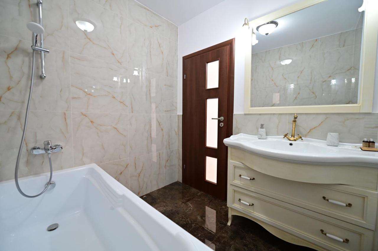 Apartments In The Heart Of Сибиу Екстериор снимка