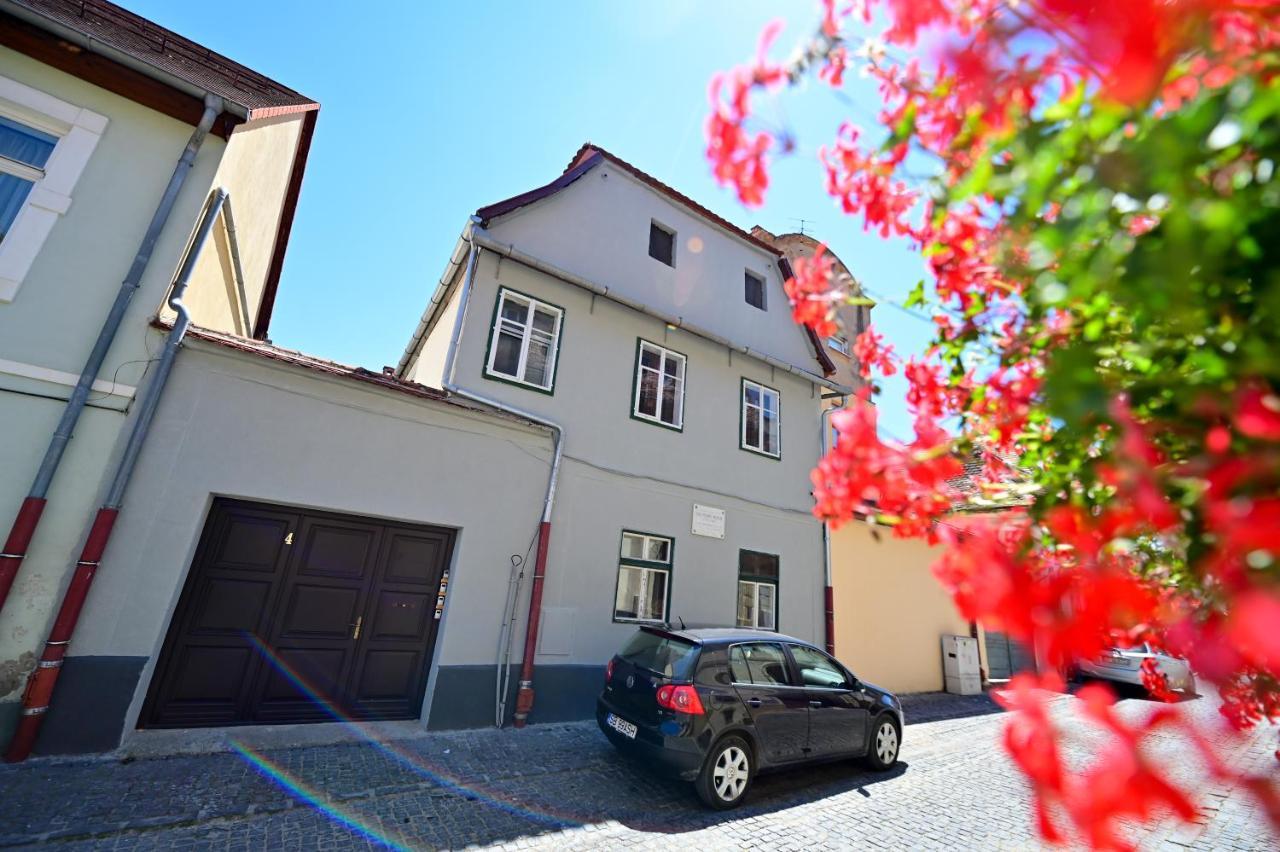 Apartments In The Heart Of Сибиу Екстериор снимка